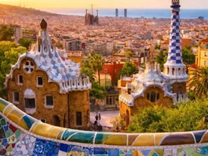 Viva Barcelona! – Od Gaudiego po Magiczne Montserrat!